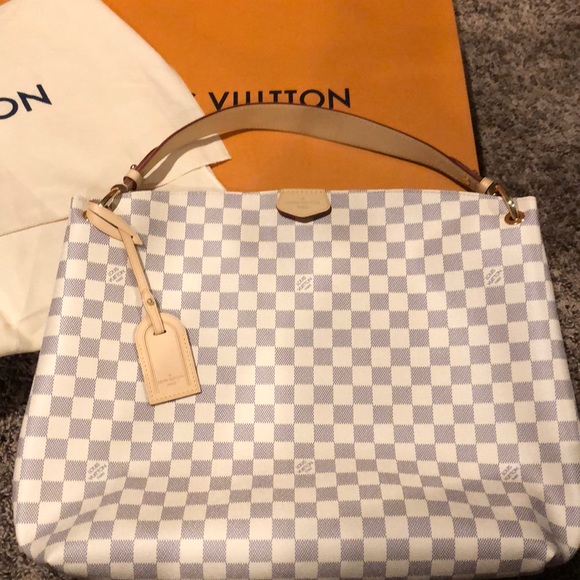 New used once Louis Vuitton Graceful mm. - Picture 2 of 7